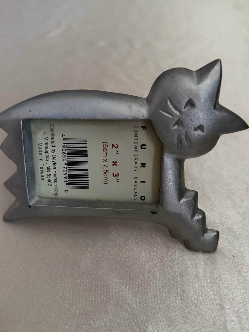 Vintage Furio Contemporary Casuals Silver Tone matte Metal Cat Picture Frame 2x3